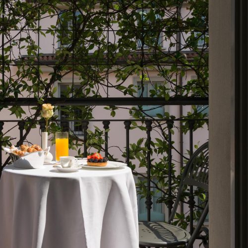 MissJones Group milan 4