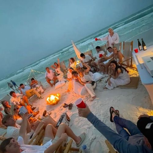 MissJones Group beach 1