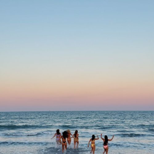 MissJones Group beach 10