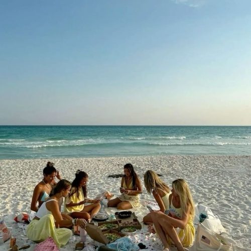 MissJones Group beach 5